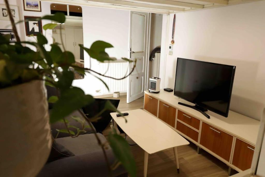 Lovely Flat, Ground Floor Centre Of Bologna! :) Eksteriør billede